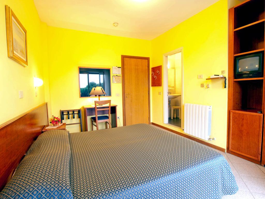 Hotel Capri Diano Marina Room photo